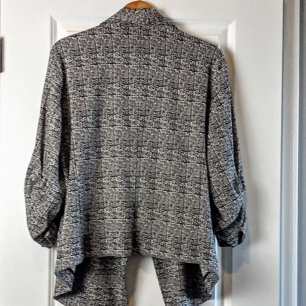 Karen Kane B&W Shawl Collar Crepe Knit Open Jacket